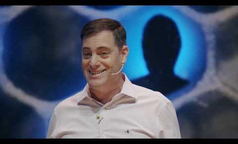 ¿Cómo Zara maneja su presencia en redes sociales?